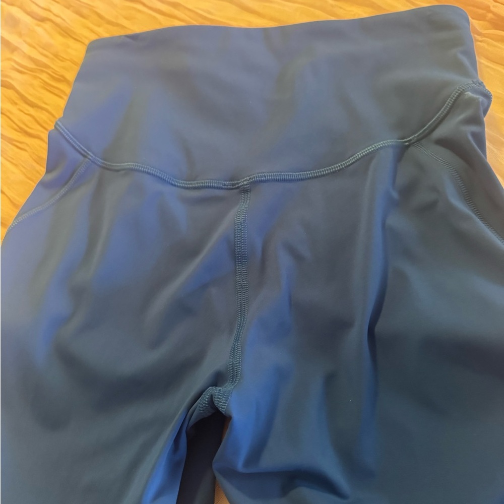 Lululemon Leggings NWOT Size 4 - Picture 5 of 5